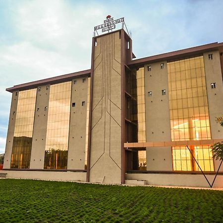 Hotel Maa Bhagwati Palace Khandwa Exteriör bild
