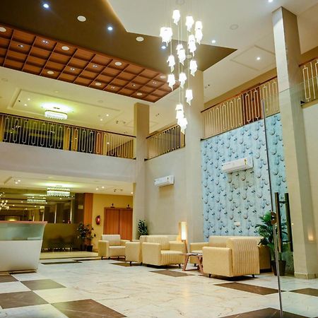 Hotel Maa Bhagwati Palace Khandwa Exteriör bild